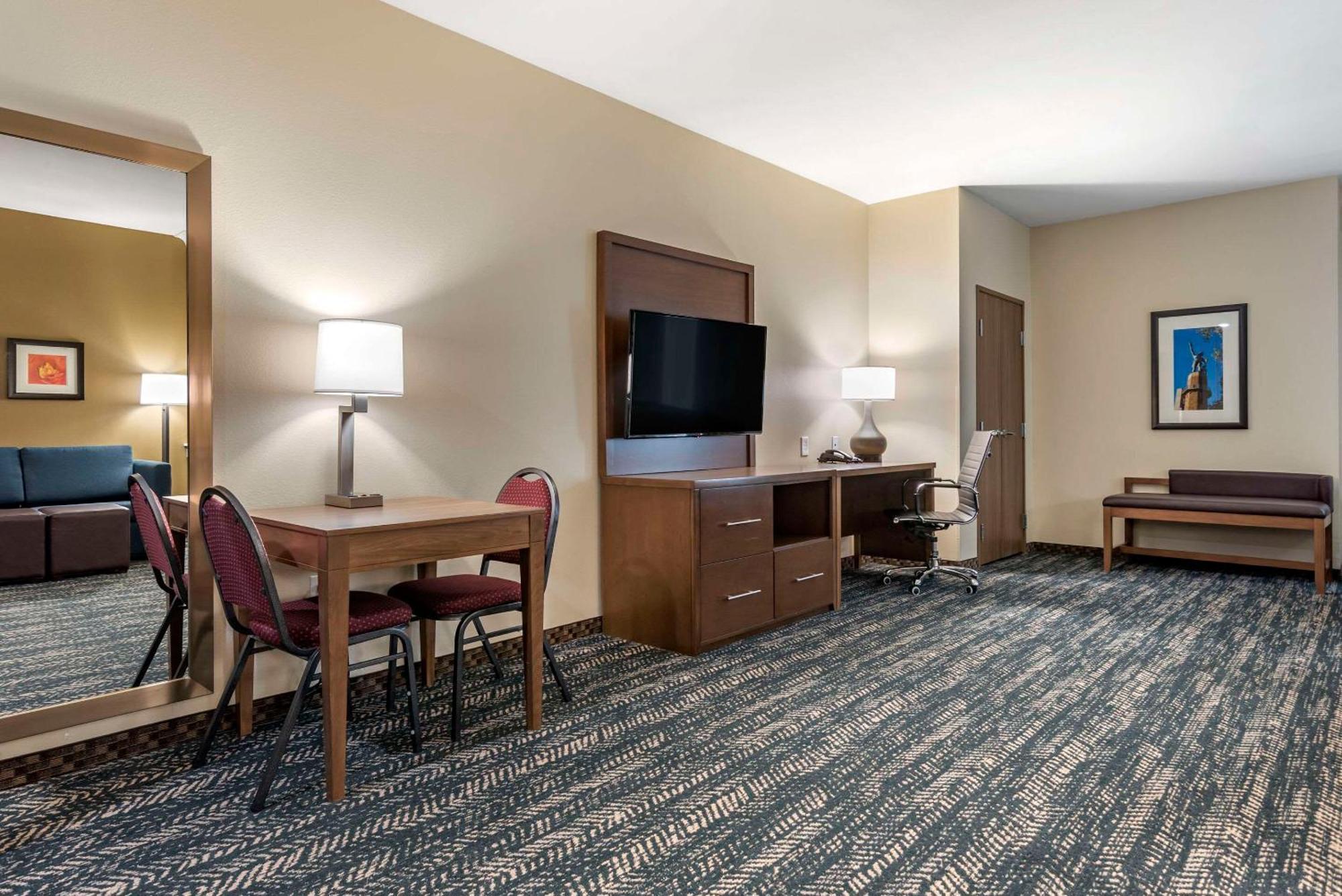 Comfort Inn & Suites Downtown Near University Tuscaloosa Extérieur photo